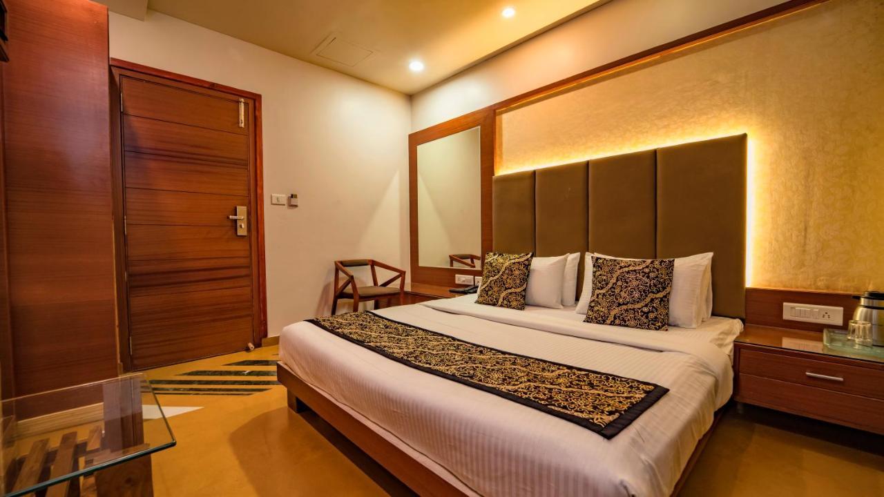 Uddhav Vilas A Family Hotel Udajpur Exteriér fotografie