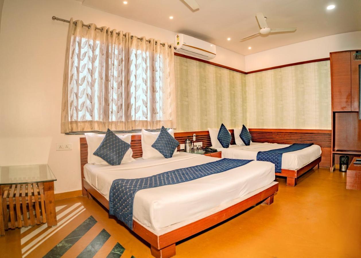 Uddhav Vilas A Family Hotel Udajpur Exteriér fotografie