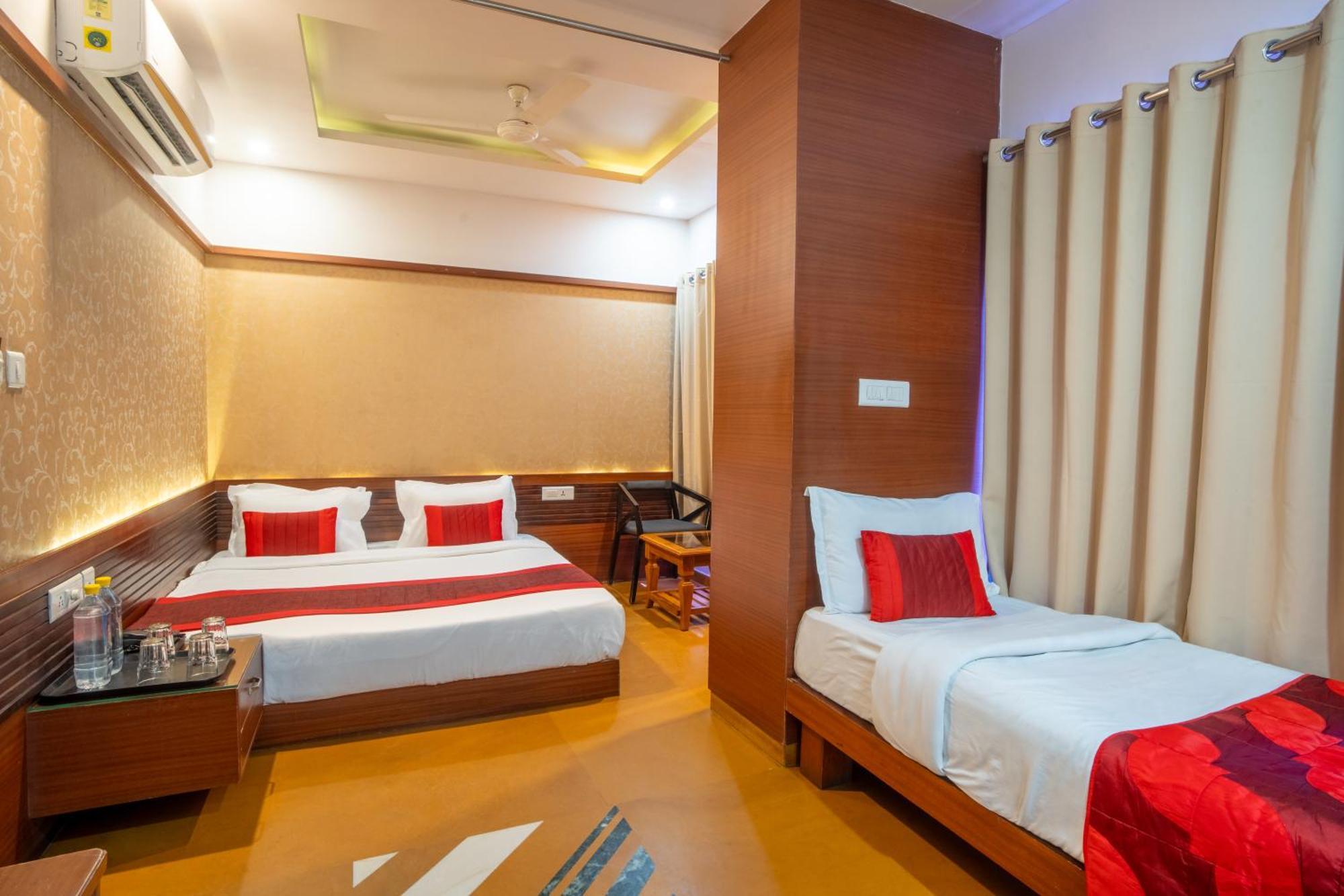 Uddhav Vilas A Family Hotel Udajpur Exteriér fotografie